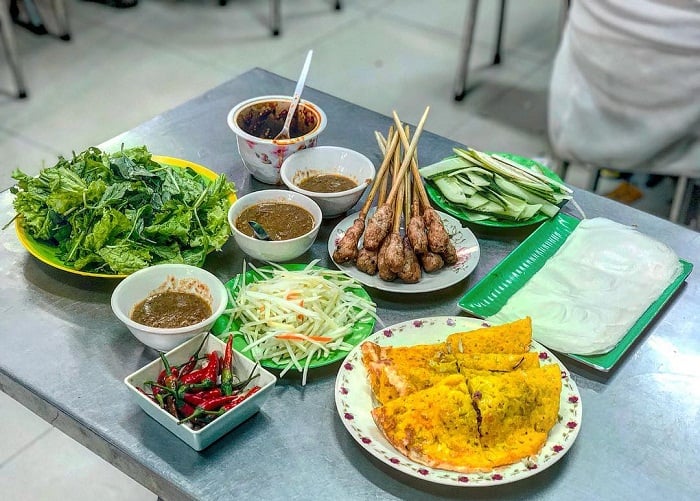 What to eat in Hoi An for less than $2? 20+ Must-Try food specialties in the Ancient Town